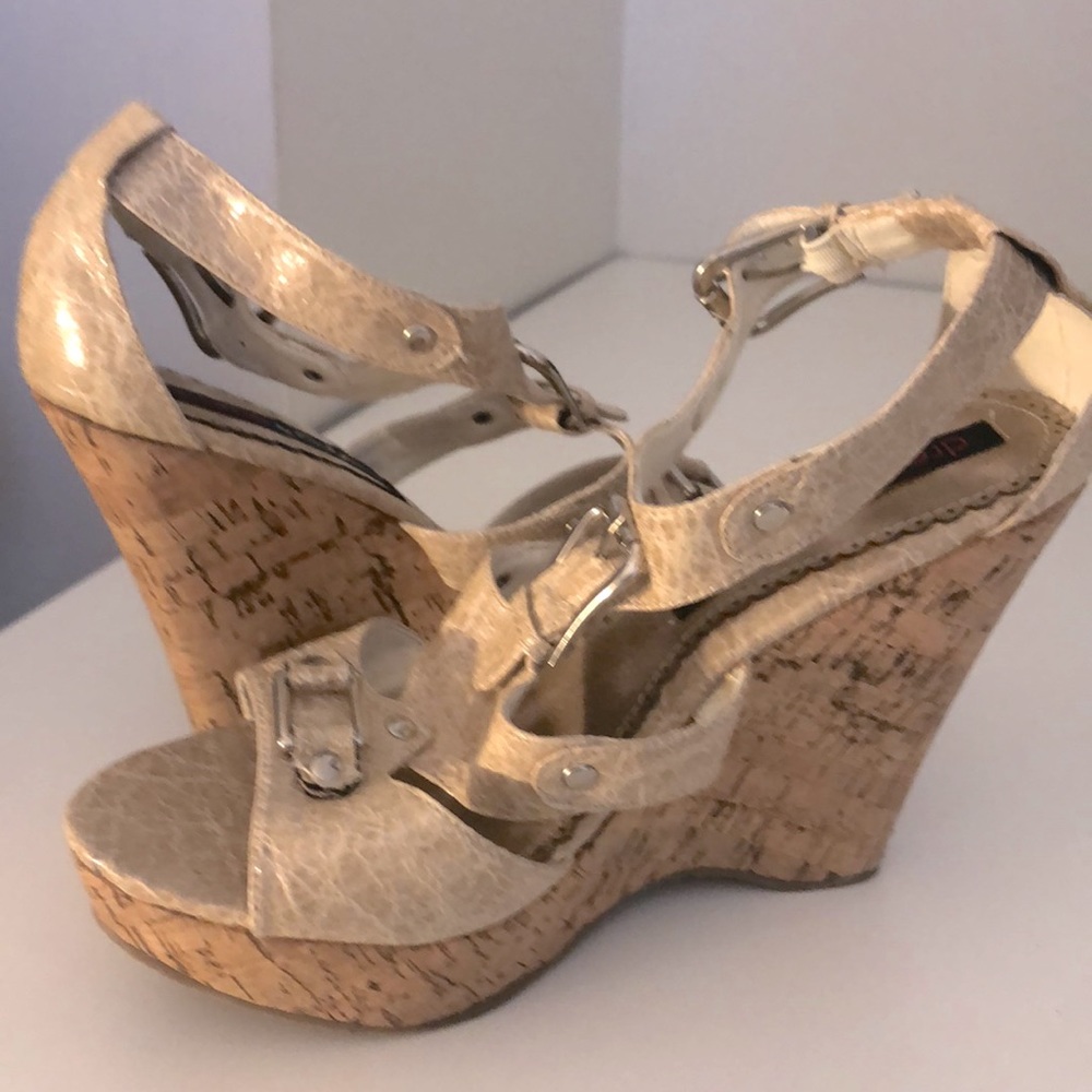 Dreams by California Wedges sandals.